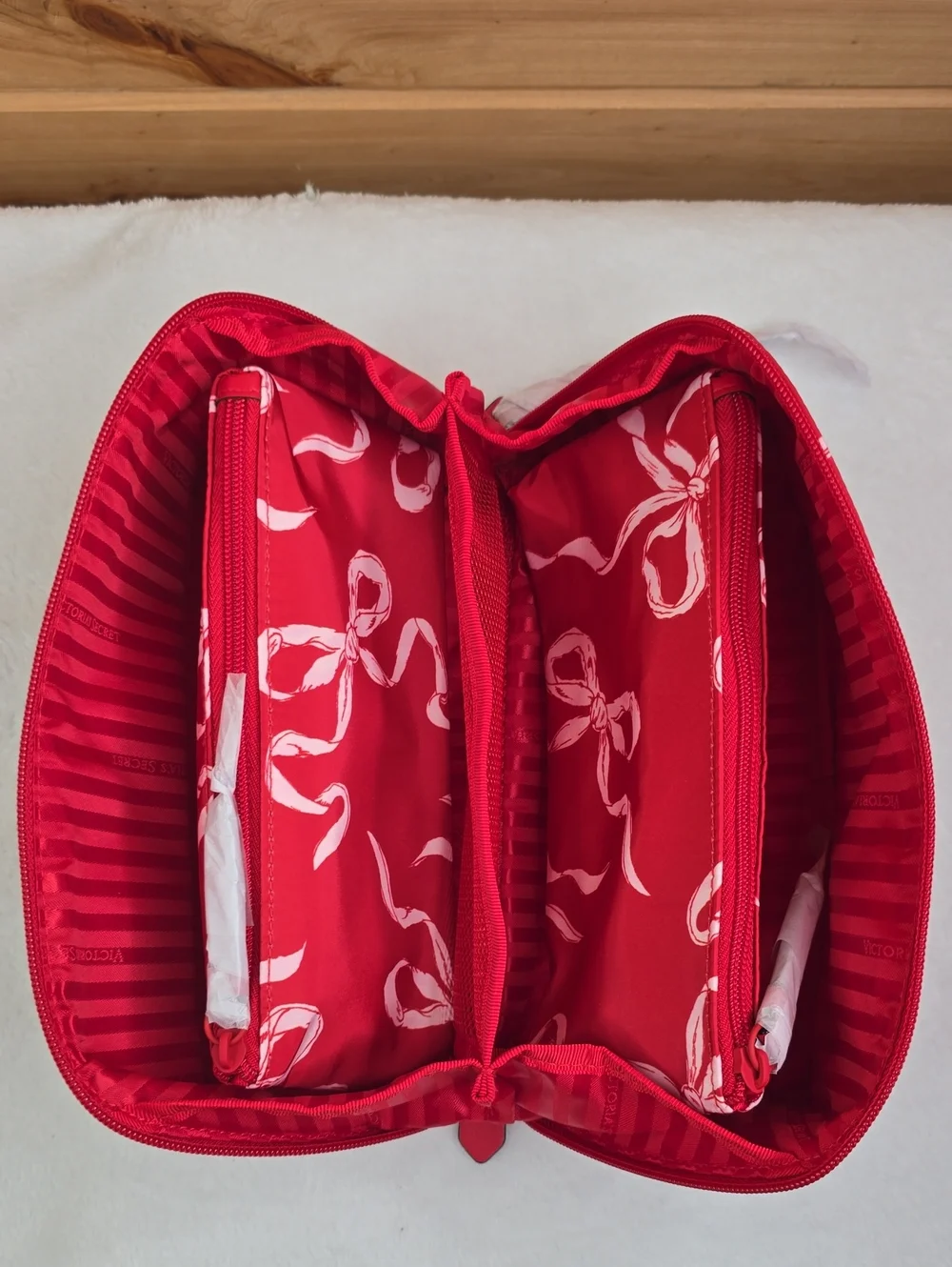 Victoria Secret Lipstick Red Bows Expandable Travel Make-Up Bags 3 Piece NWT